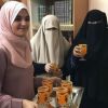 الطالبة إيمان أبو زيادة من العشرة الاوائل في غزة
