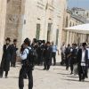 عشرات المستوطنين يقتحمون الأقصى وسط قيود مشددة