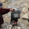 استشهاد طفل فلسطيني بسبب الحصار على مخيم اليرموك