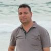 الصحفي الفلسطينى رائد حماد صاحب العزيمة القوية يتحدي مرض السرطان