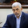 السنوار : إذا اجبرنا على تسليم صواريخنا سنسلمها في غوش دان فوق رؤوسهم