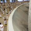 الحجاج يبدأون برمي الجمرات في أول أيام التشريق 