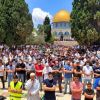 60 ألف مصلٍ يؤدون صلاة الجمعة في المسجد الأقصى