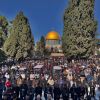 60 ألفا مصل يؤدون صلاة الجمعة في "الأقصى"