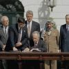 "أوسلو" ترهن الواقع الفلسطيني للوهم المدمر