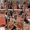 "النقب": تفاقم آلام الأسرى المصابين وسط حرمانهم من العلاج