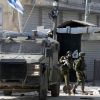 الضفة.. مستوطنون يصيبون فلسطينيين اثنين ويحرقون مركبة