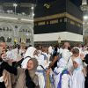 حجاج بيت الله الحرام يتوافدون على مشعر منى لقضاء يوم التروية
